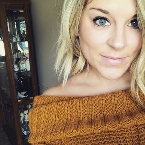 Meet your Posher, Angela